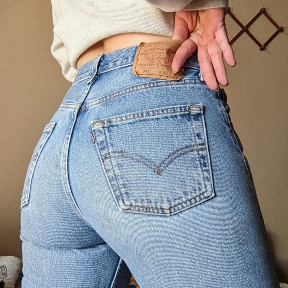 Levi's 501 Vintage Straight Leg Jeans 90s Light Medium Blue Wash